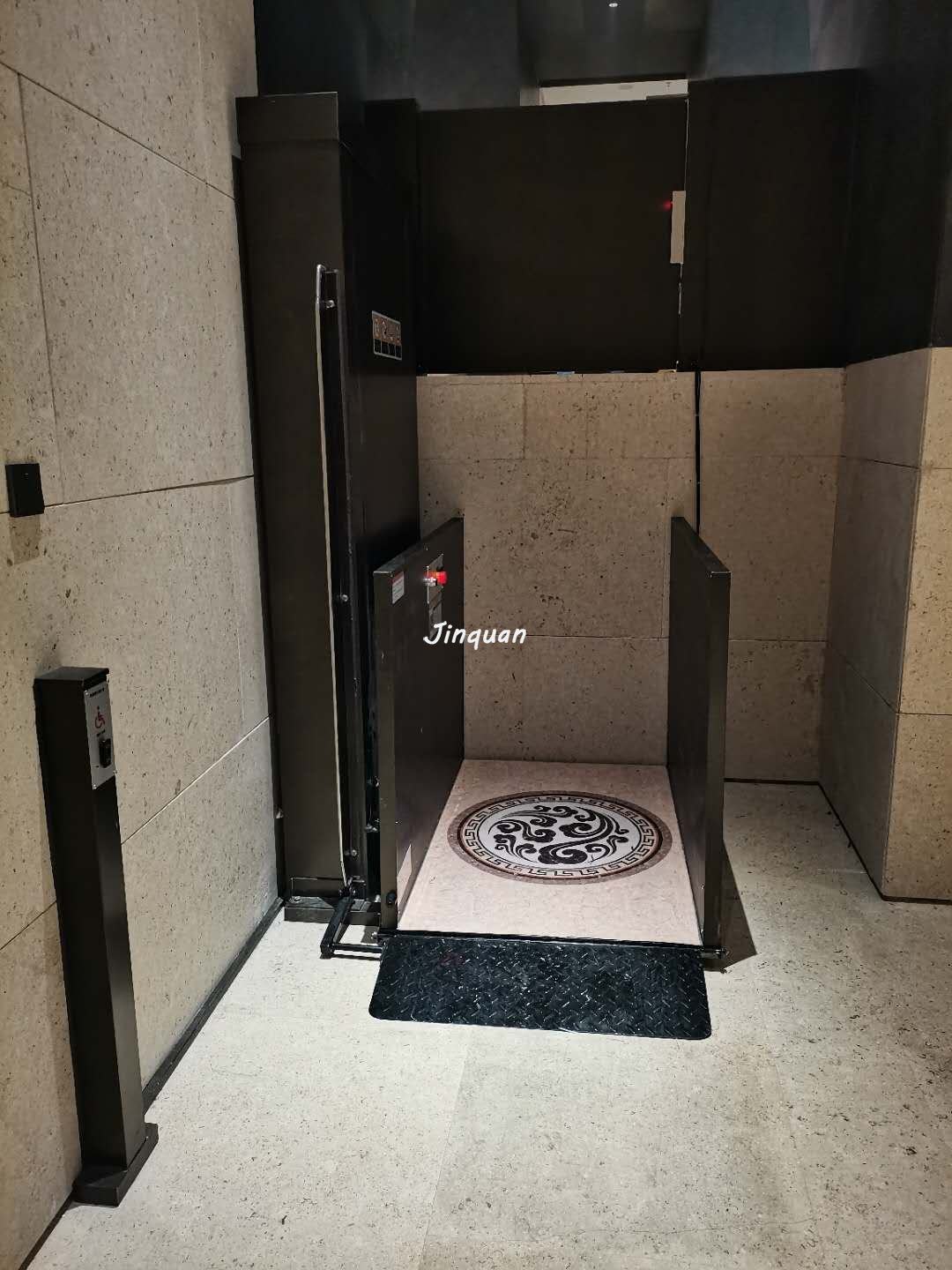 <b>螺桿無(wú)障礙升降機(jī)</b>